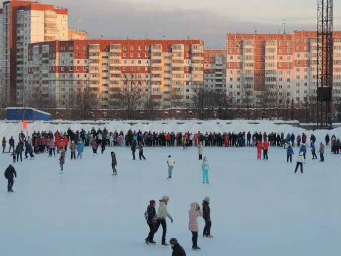 Каток пермь с прокатом. Трудовые резервы Пермь каток. Трудовые резервы Казань каток. Каток на стадионе «трудовые резервы». Каток трудовые резервы Пермь фото.