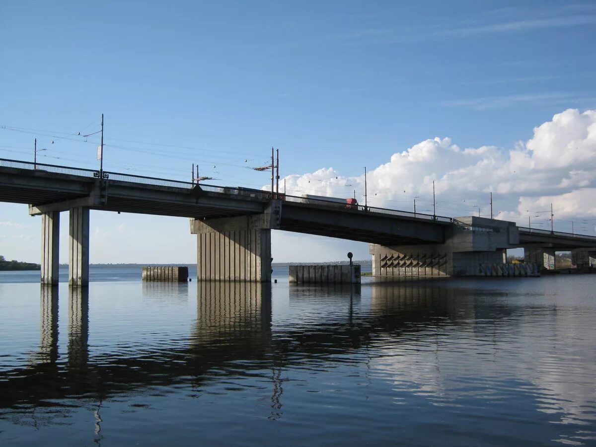 николаевский мост через енисей. николаевский мост красноярск. под николаевским мостом. николаевский мост через енисей. вантовый мост красноярск.