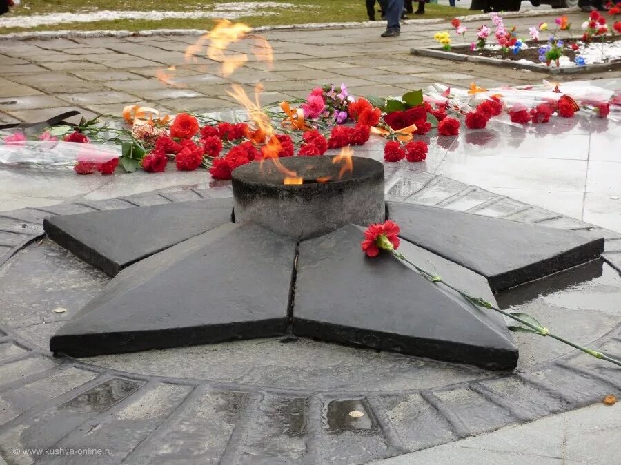 день победы вечный огонь. вечный огонь великий новгород пламя. вечный огонь победы. мемориал огонь вечной славы великий новгород. вечный огонь егорьевск.