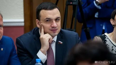 Депутат занимающий