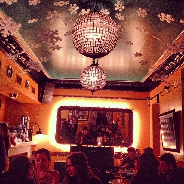 Noor bar electro. Нур бар москва. Бар noor москва. Noor bar electro, москва. Noor electro ресторан москва.