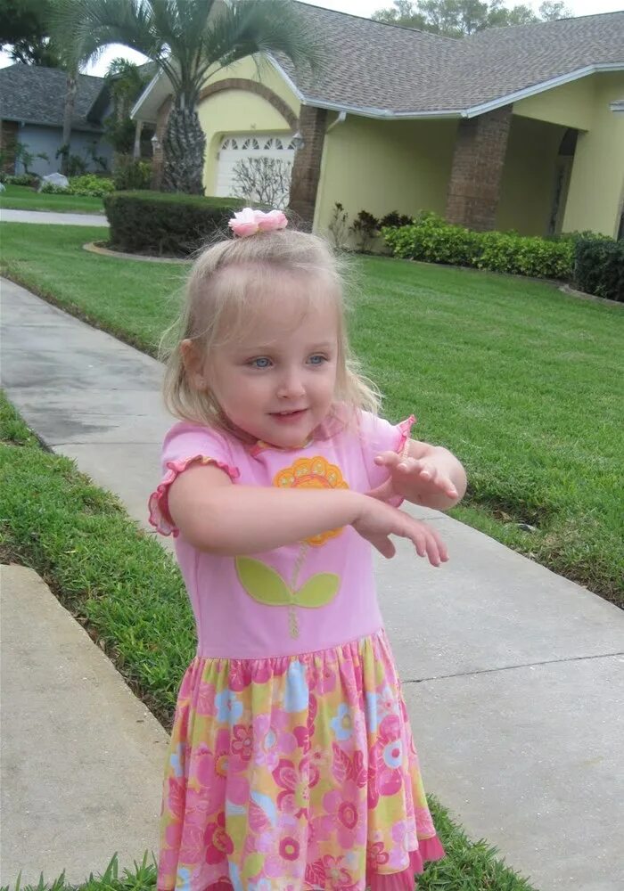 She is two years old. Девочка тоддлер. 2 year old baby. four years old. lg toddlers.