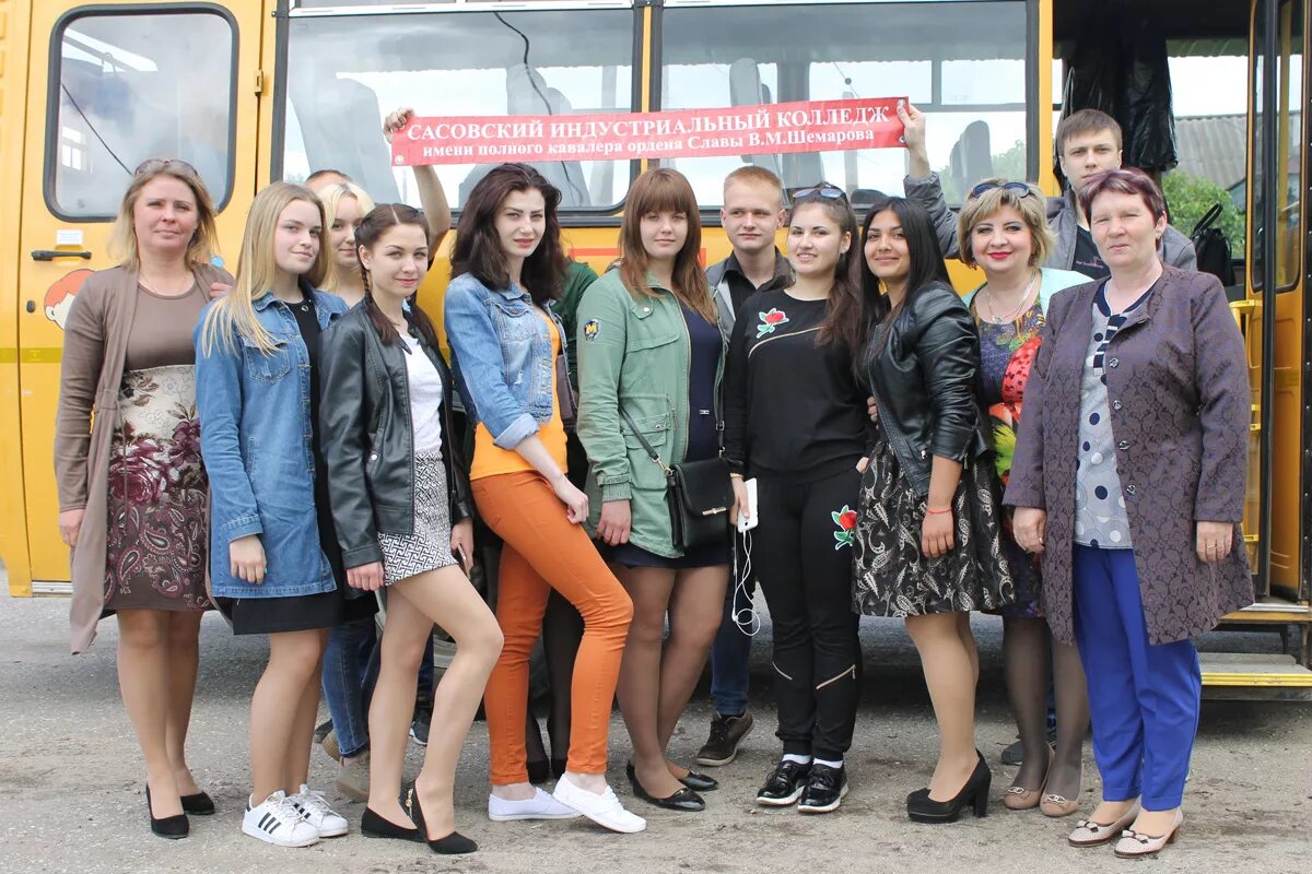 Лариса анатольевна сас. Индустриальный колледж белгород. Индустриальный колледж преподаватели. Индустриальный техникум волгоград. Десятка белгород колледж преподаватели.