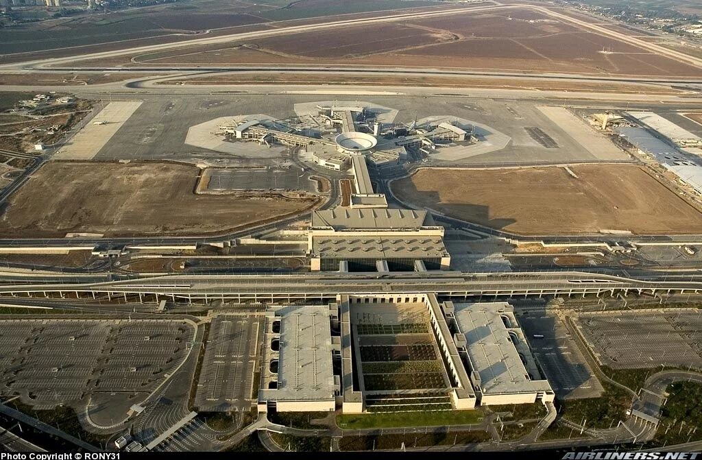 Аэропорты средней азии. Аэропорт бергурион с птичьего РОДЕТА. Аэропорт Тель Авива.