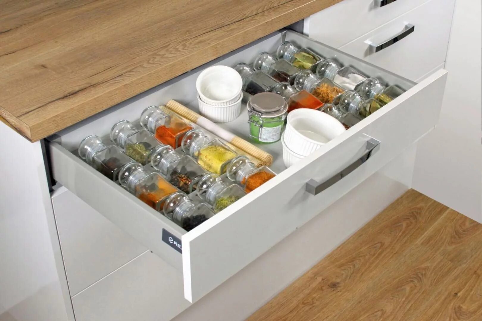 икеа хранение ивар. где открывают ящики. где открывают ящики. выдвижной шкаф для кухни. где открывают ящики.