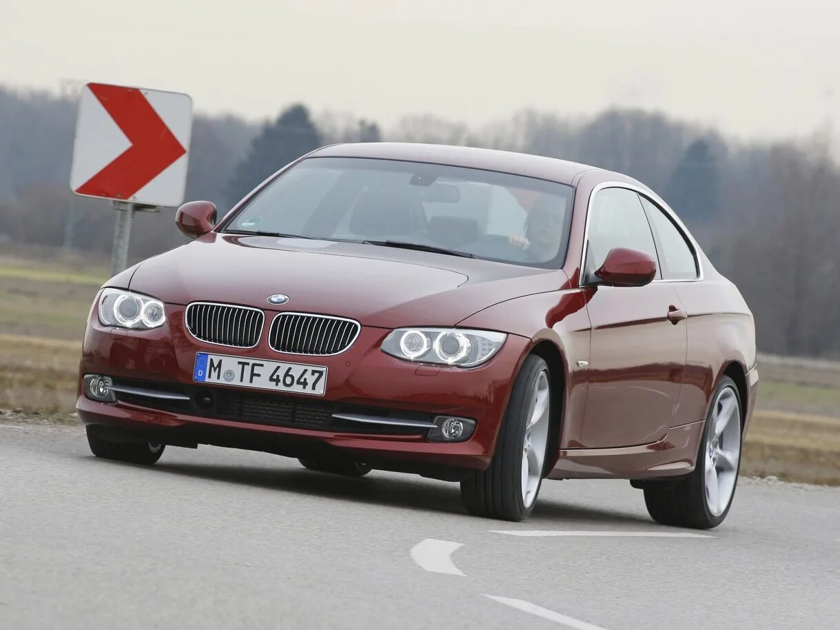 Автомобили е 1. BMW 3 325i. BMW e92 320i. BMW 3 Coupe 2010. БМВ 3 320i.