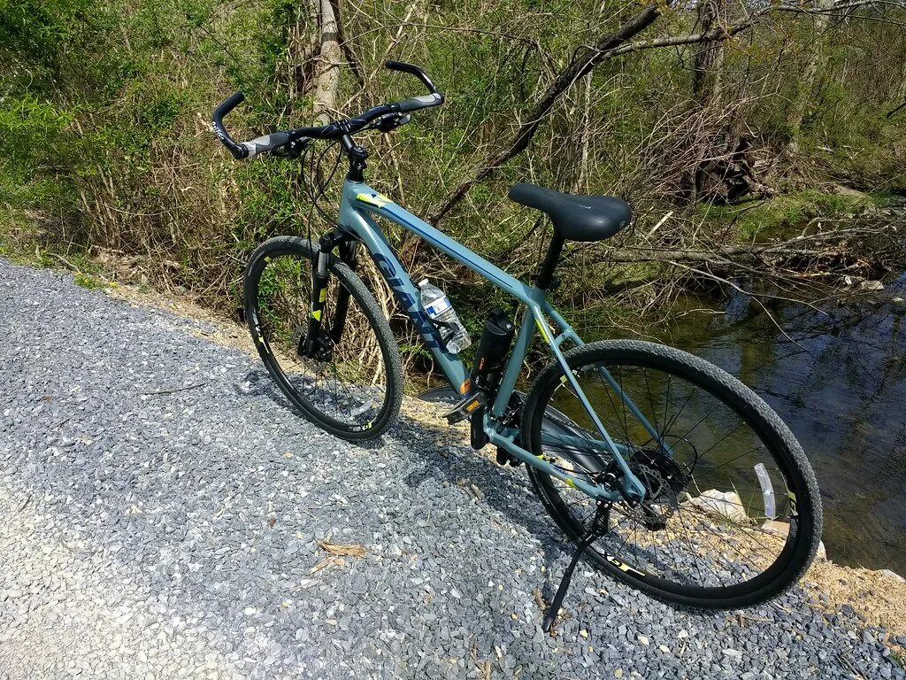 Bc because. Giant Roam 2. Стелс кросс 150 giant Roam Disc. Giant Roam 2 Hybrid Bike. Велосипед Bars.