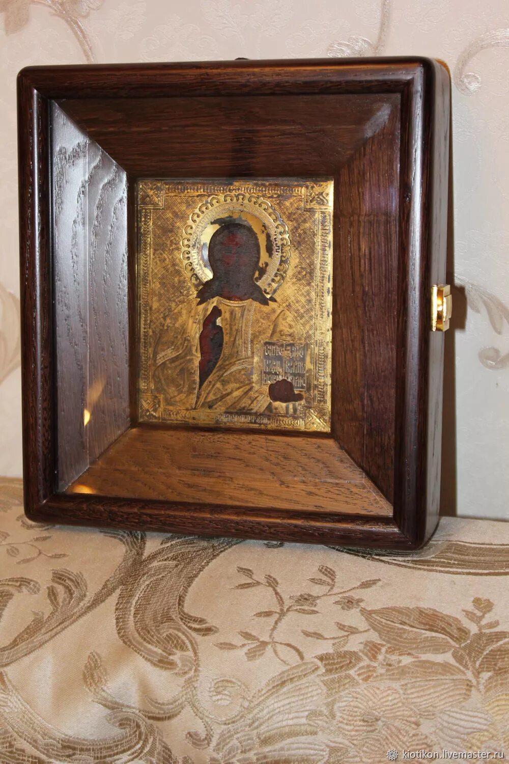 Древнерусские киоты. Киоты византия. Изготовление киотов для икон. Киот с басмой. Киот напольный ставрос.