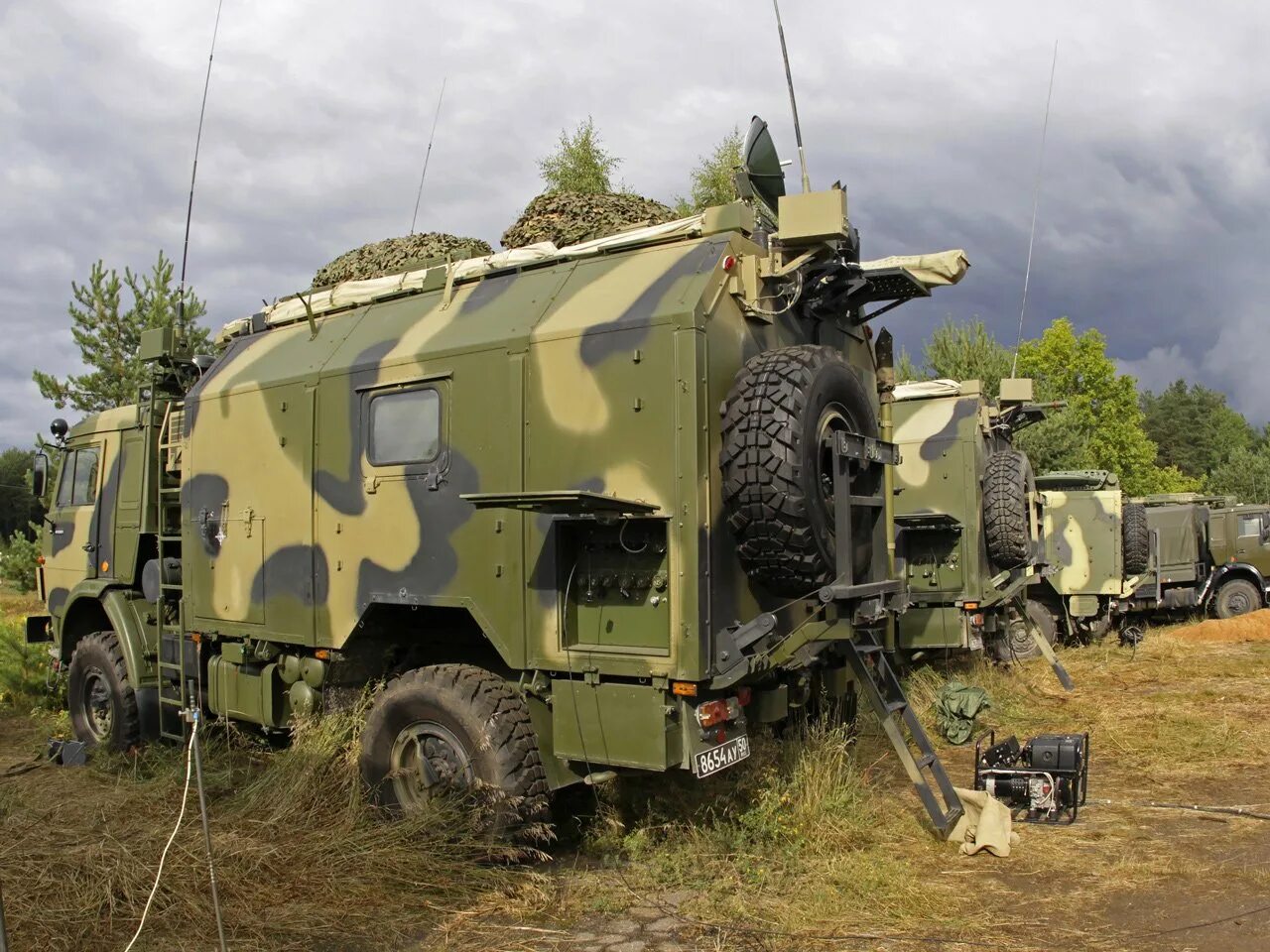 Кшм р-149ма1. Камаз 5350 аппаратная. Кшм 149 камаз. Камаз 5350 кшм. Р142н газ 66.