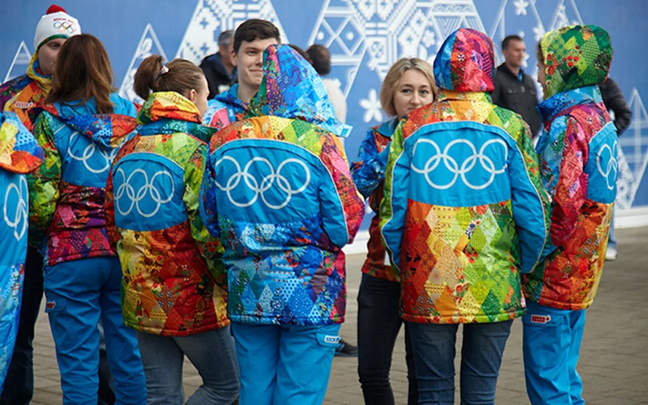 Одежда волонтеров. Олимпийская форма Боско Сочи 2014. Боско Сочи форма Олимпийская. Костюм Боско Сочи 2014.