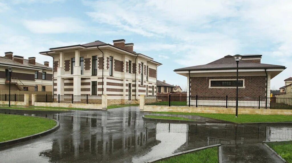 Чигасово коттеджный посёлок чигасово-1. Монтевиль новая рига. Монтевиль коттеджный поселок. Коттеджный посёлок монтевиль новорижское шоссе. Гринфилд истра коттеджный поселок.