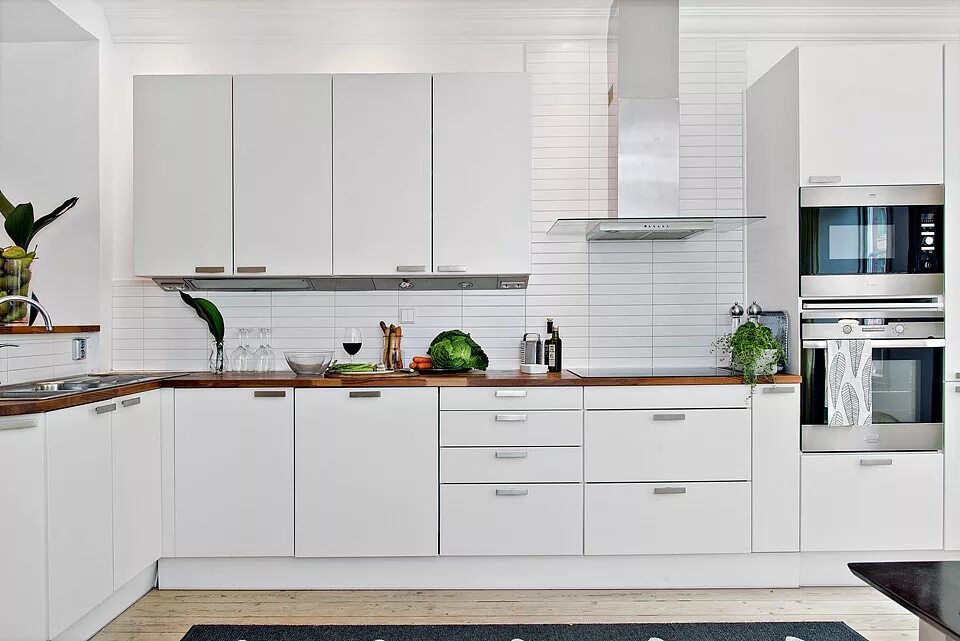 fresh glass splashback or tiles kezcreative Kitchen tiles design, White kitchen 
