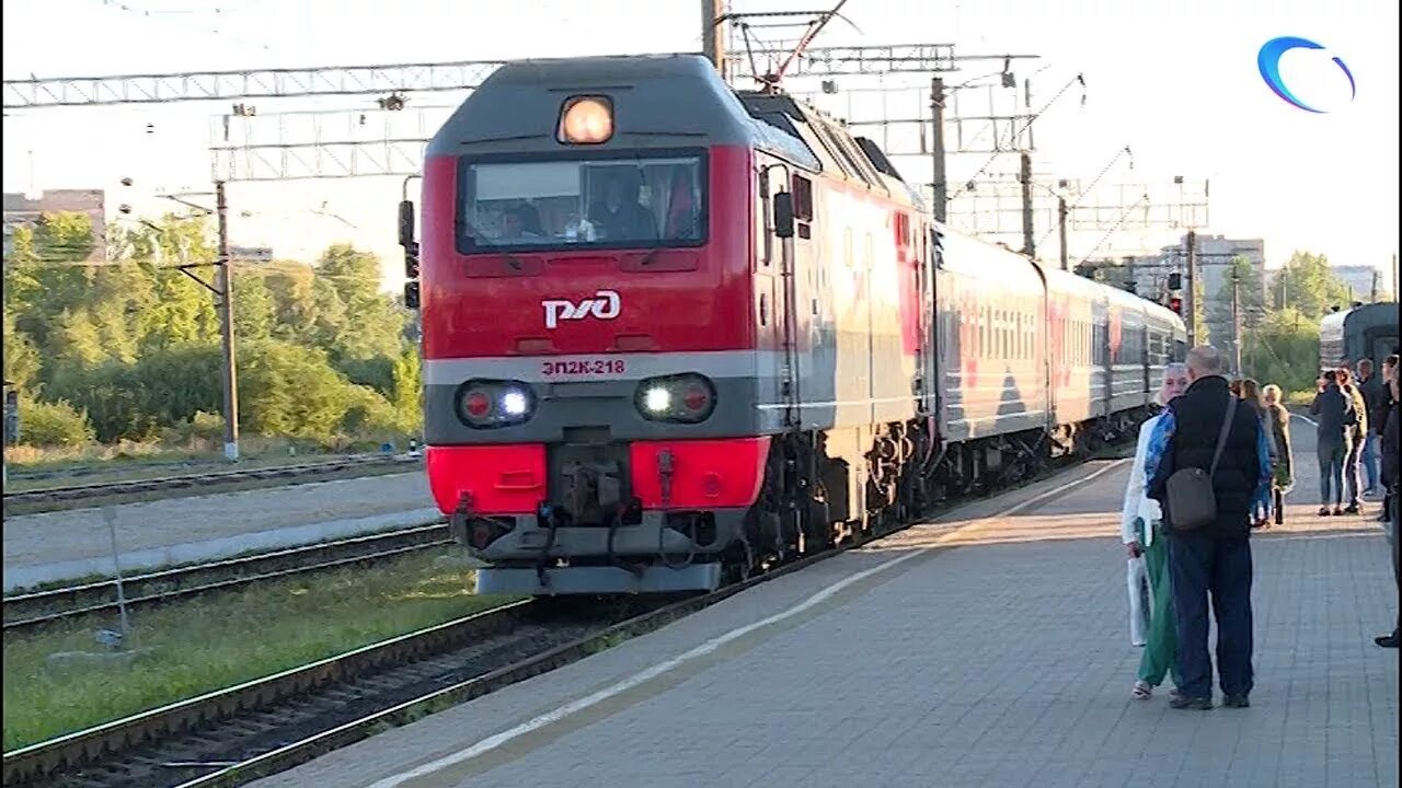Туры на поезде из великого новгорода. Карелия поезд. Фирменный двухэтажный поезд. Поезд нижний новгород великий новгород. Чайка рыбинск ярославль.