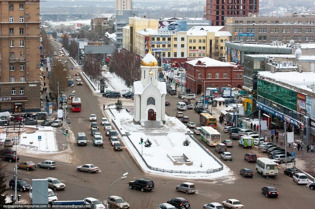 Красный проспект сколько. Часовня Николая Чудотворца Новосибирск. Часовня на Красном проспекте Новосибирск. Новосибирск центр города красный проспект. Красный проспект площадь Ленина Новосибирск.