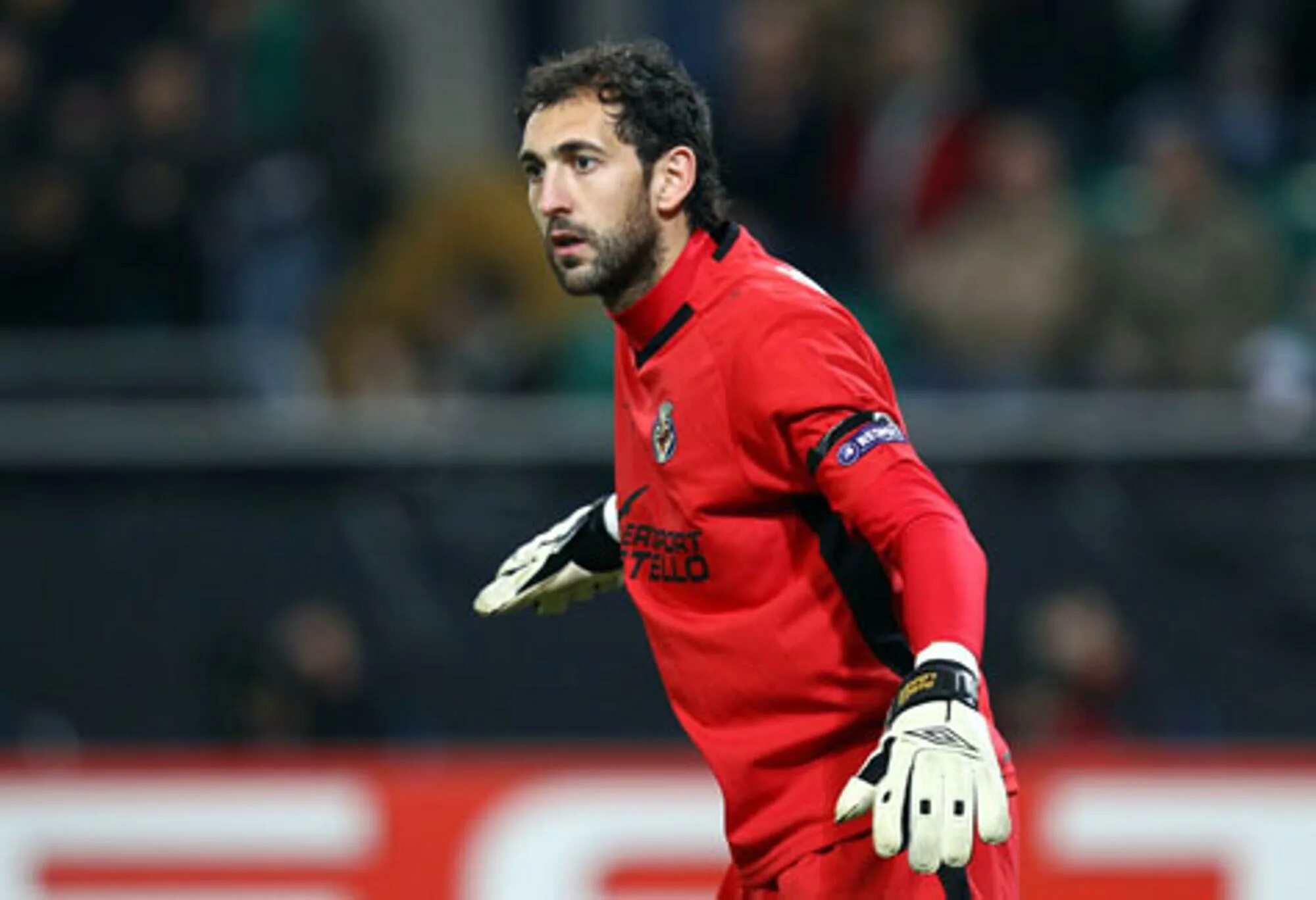 Футболист вратарь диего лопес. Диего лопес 2012/13. Диего лопес валенсия. Реал мадрид лопес вратарь. Лопес вратарь.