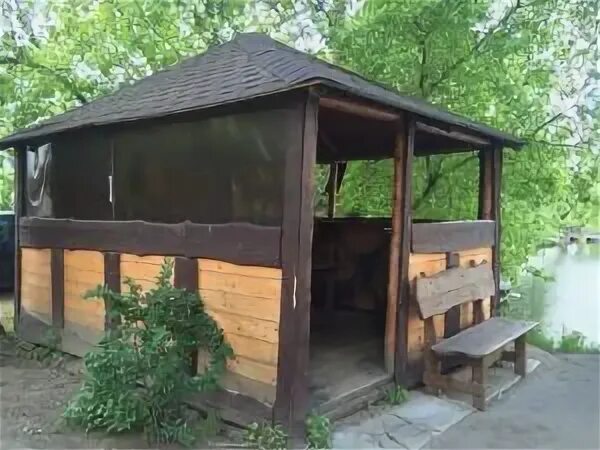 Беседка наро фоминск. Беседка для рыбалки. Беседка для дачи белая. Беседка у пруда на даче. Беседка на платной рыбалке.