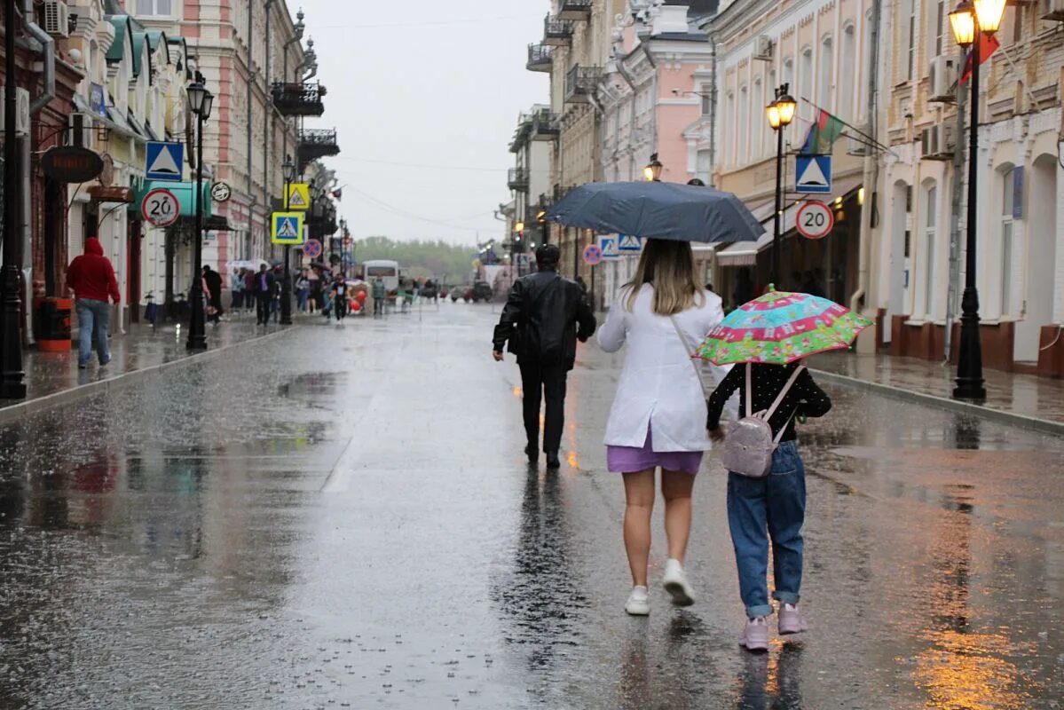 В области придут дожди. Дождливая Астрахань. Дождь в Астрахани. Астрахань дождь ветер. Дождь в Астрахани фото.