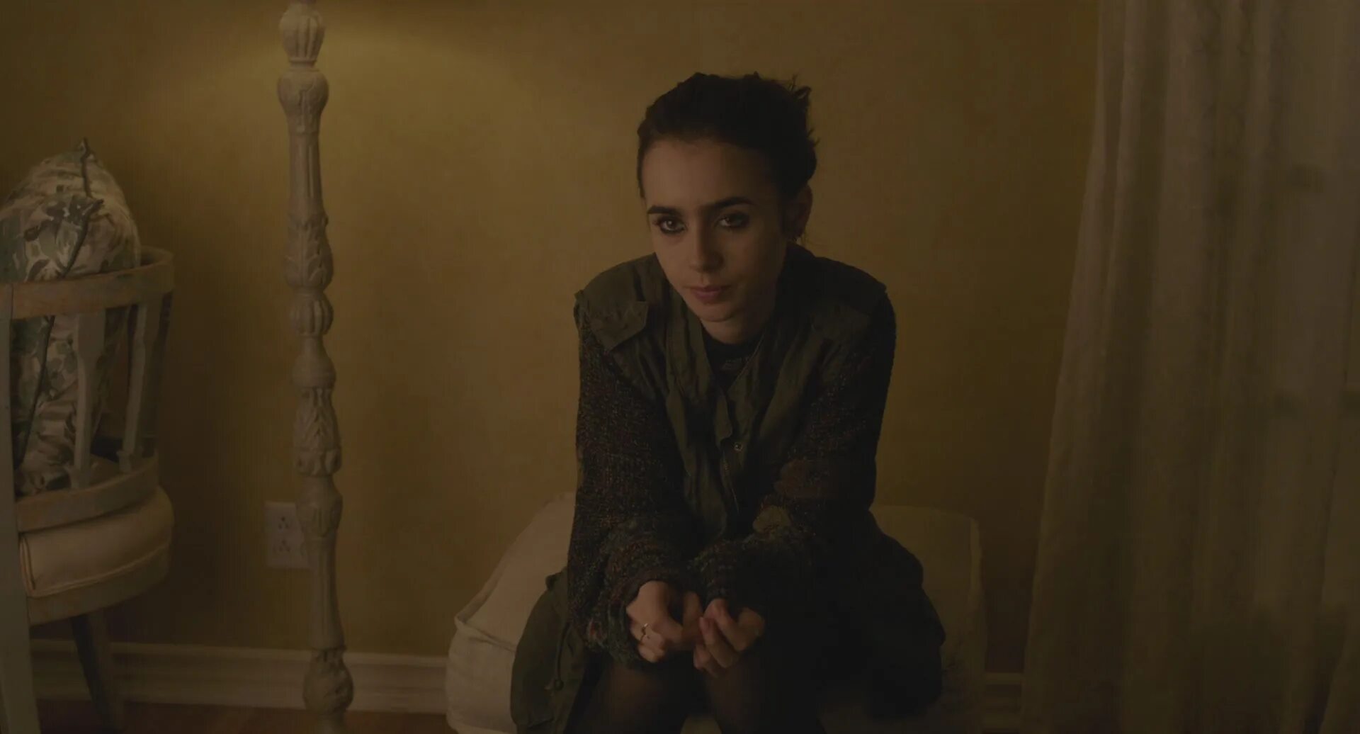 До костей фильм 2017. Элай до костей. Лили коллинз до костей. До костей фильм эллен. До костей фильм 2017.