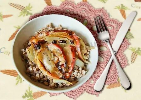 Гречневая каша с яблоками