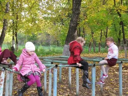 1 класс на прогулке