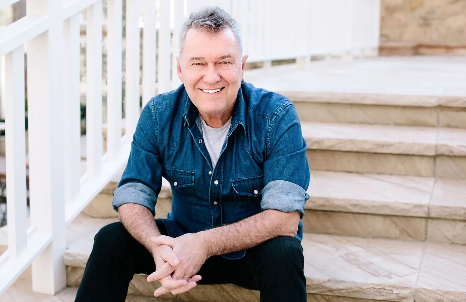 Jimmy barnes flesh and blood 2021. Jimmy barnes flesh and wood 1993. Jimmy barnes. Фото jimmy barnes. Jimmy barnes фото 1990.