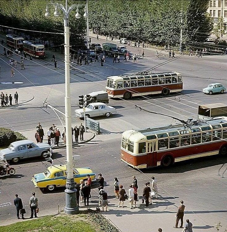 Факты советского времени. Ломоносовский проспект 1970. Ломоносовский проспект 1970 годы. Ленинский проспект 1970 год. Москва в 70-е годы.