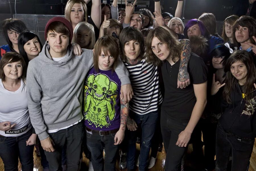 Kool aid bring me the horizon текст. Bring me the Horizon 2010. Оливер бринг ми зе Хоризон. Bring me the Horizon 2007. Bring me the Horizon солист Оливер 22 год.