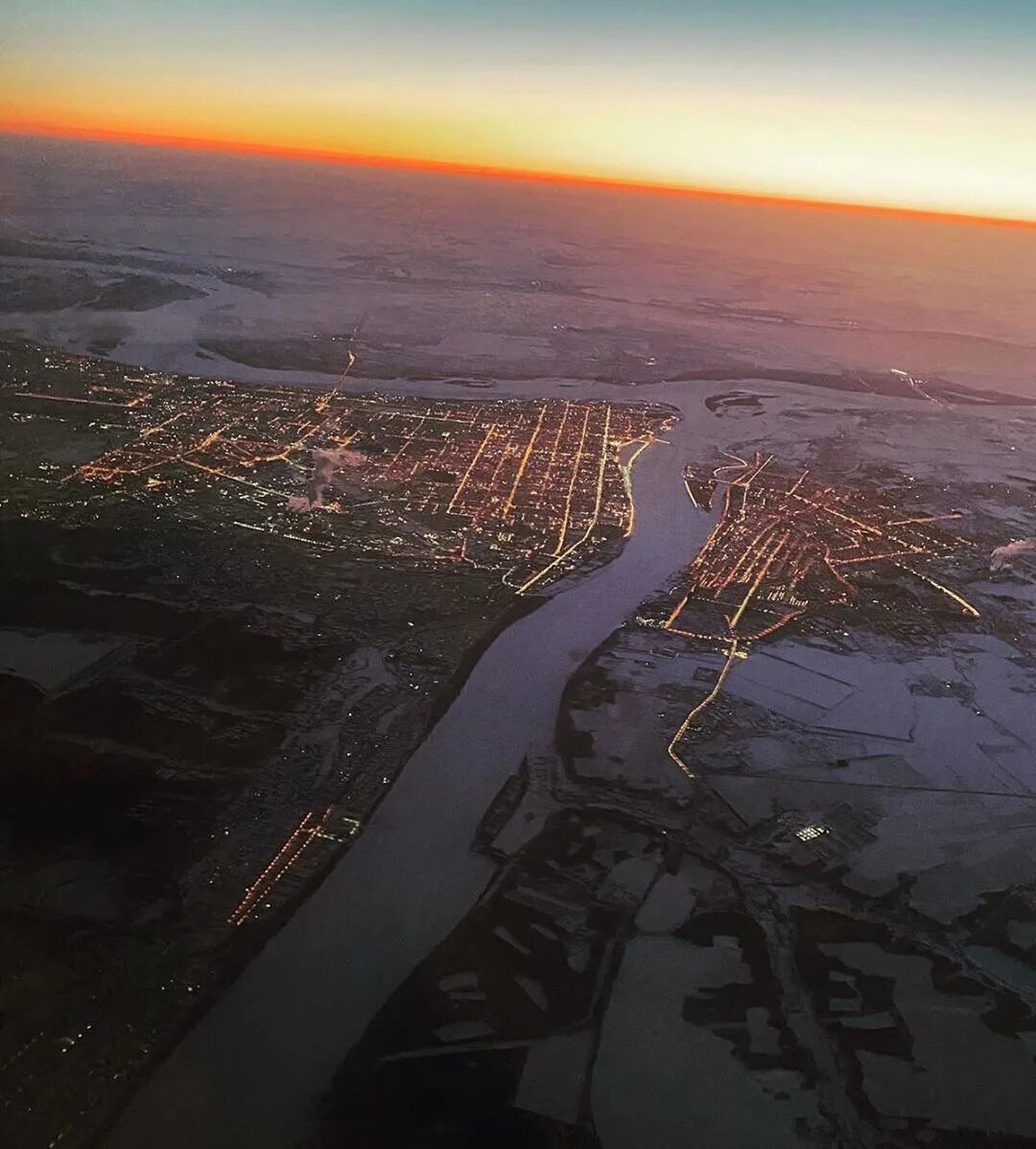 Благовещенск и Хэйхэ. Река Амур Благовещенск и Хэйхэ. Граница Благовещенск Хэйхэ. Граница с Китаем Благовещенск и Хэйхэ. Россия граничит с китаем через реку