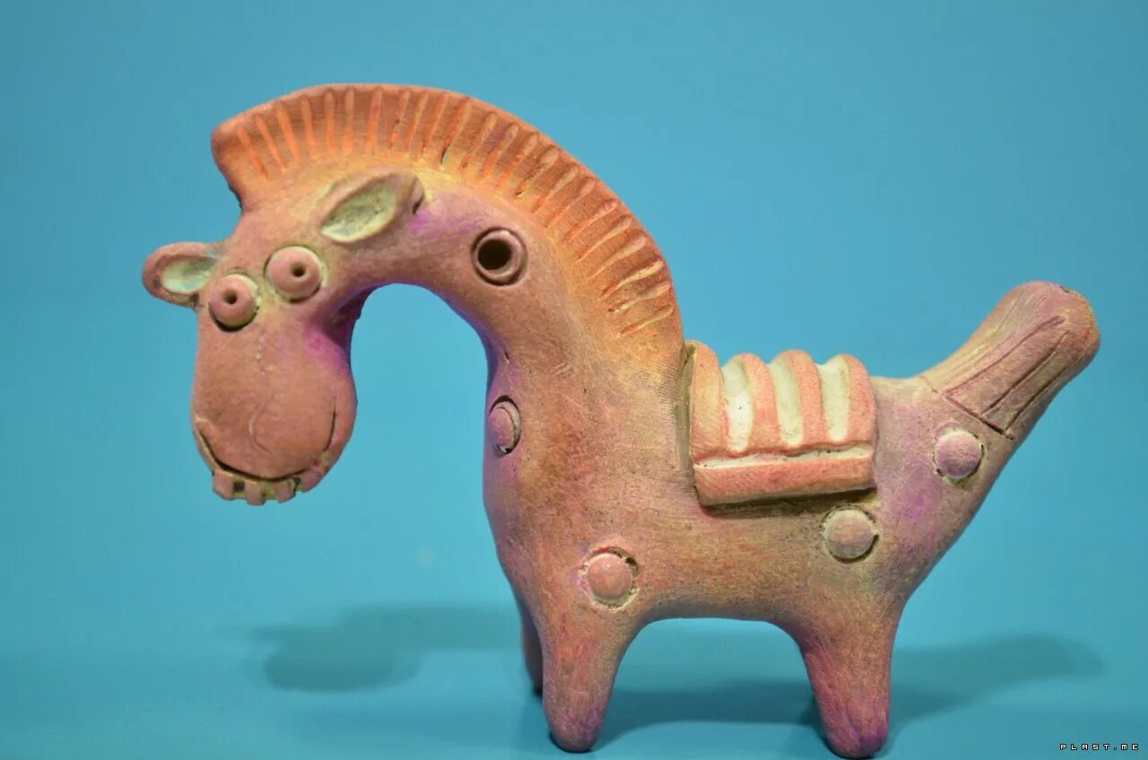 интересные изделия из глины. лепка из глины для детей. абашевская глиняная игрушка конь свистулька. поделки из глины. поделки из глины для детей.