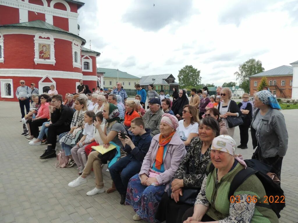 углич город население. углич 9 мая. углич спасская улица. новости углича. община (социальная организация).