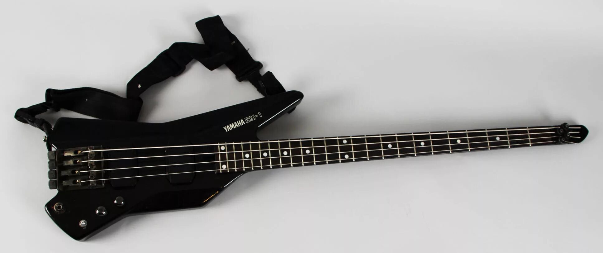 Бас гитара купить бу. Yamaha BX-1 Bass. Yamaha BX-1 Bass Guitar. Yamaha Безголовый бас. Yamaha BX-5.