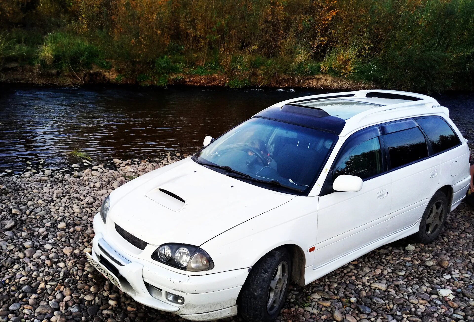 Купить калдину в иркутске. Toyota Caldina gt. Toyota Caldina st215 Aerial. Тойота Калдина т210. Toyota Caldina gt-t st195.