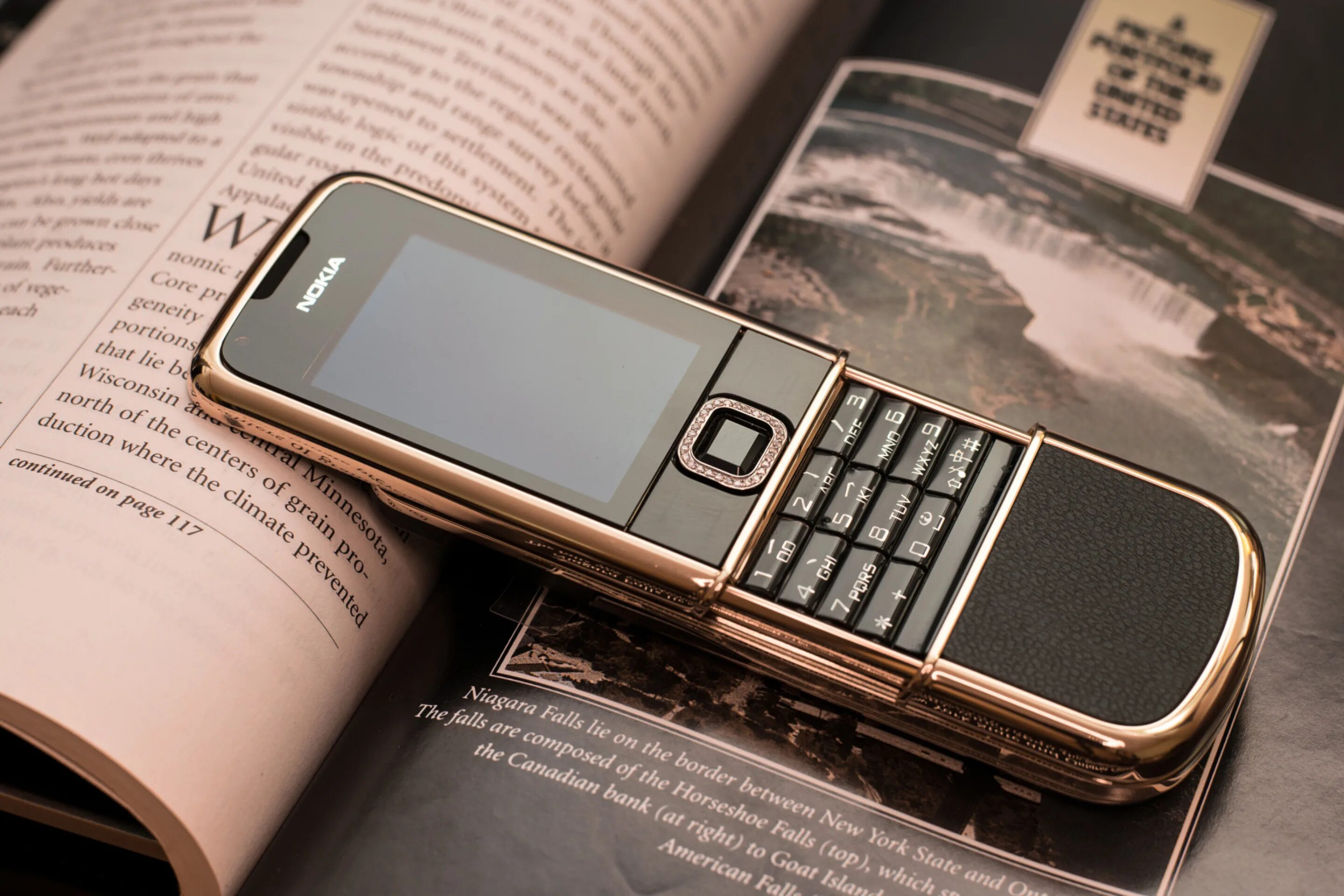 Четкие телефоны. Nokia 8800 Arte Gold. Nokia 8000 Series. Nokia 8000 Gold. Нокиа 8000 и 6300.