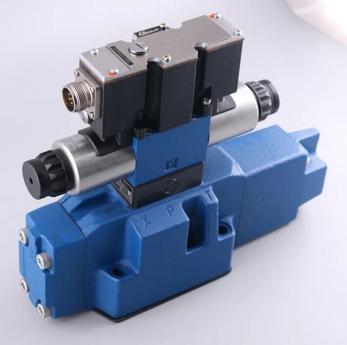 Механическая или гидравлическая. Насос ручной гидравлический, двухступенчатый (700 бар, 2. Буксировщик турбо водный для плавания. Схема хонингования отверстия. Клапан гидравлический сервоуправления эо.