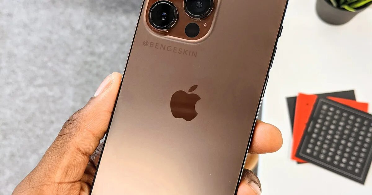 Айфон 13 про в рублях. Iphone 13 Pro Matte Gold. Бронзовый айфон. Айфон 13 бронза. Айфон 11 в цвете бронза.