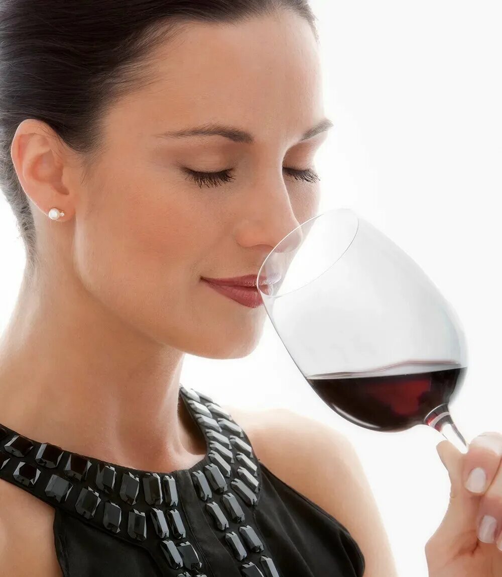 Картинка пить вино. Дринкин вайн. Женщина с бокалом. Женщина с вином. Люди пьют вино.