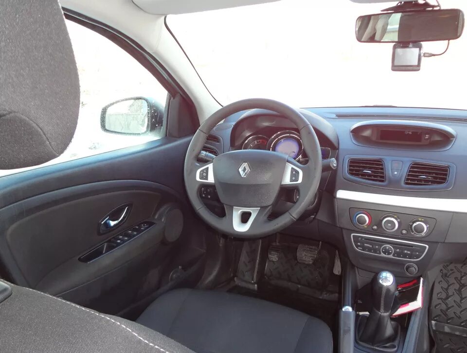 Renault. Торпеда рено флюенс 2012. Флюенс торпеда. Торпеда рено меган 3. Торпедо renault fluence.