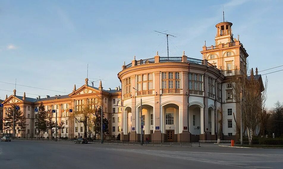 Ростов на дону университет ргупс. Ргупс университет. Ростовский институт инженеров железнодорожного транспорта. Ргупс ростов адрес. Ростовский государственный университет путей сообщения.