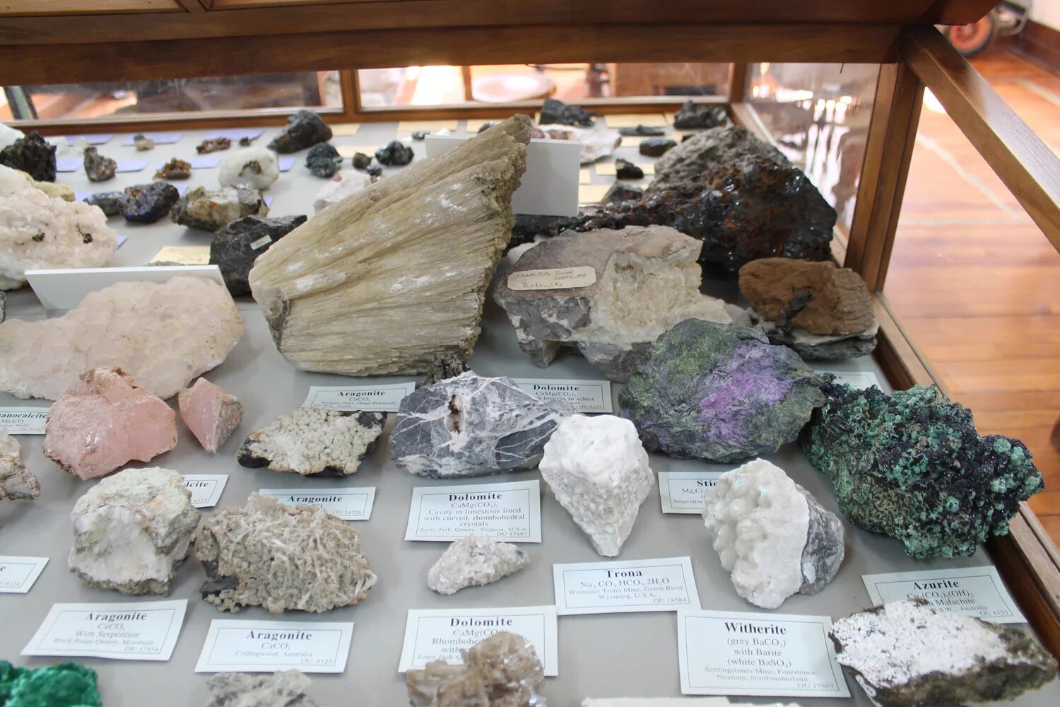 Минералы руды горные породы. Горные породы и минералы. Минералы Геология. Горные породы камней. Ценные горные камни.