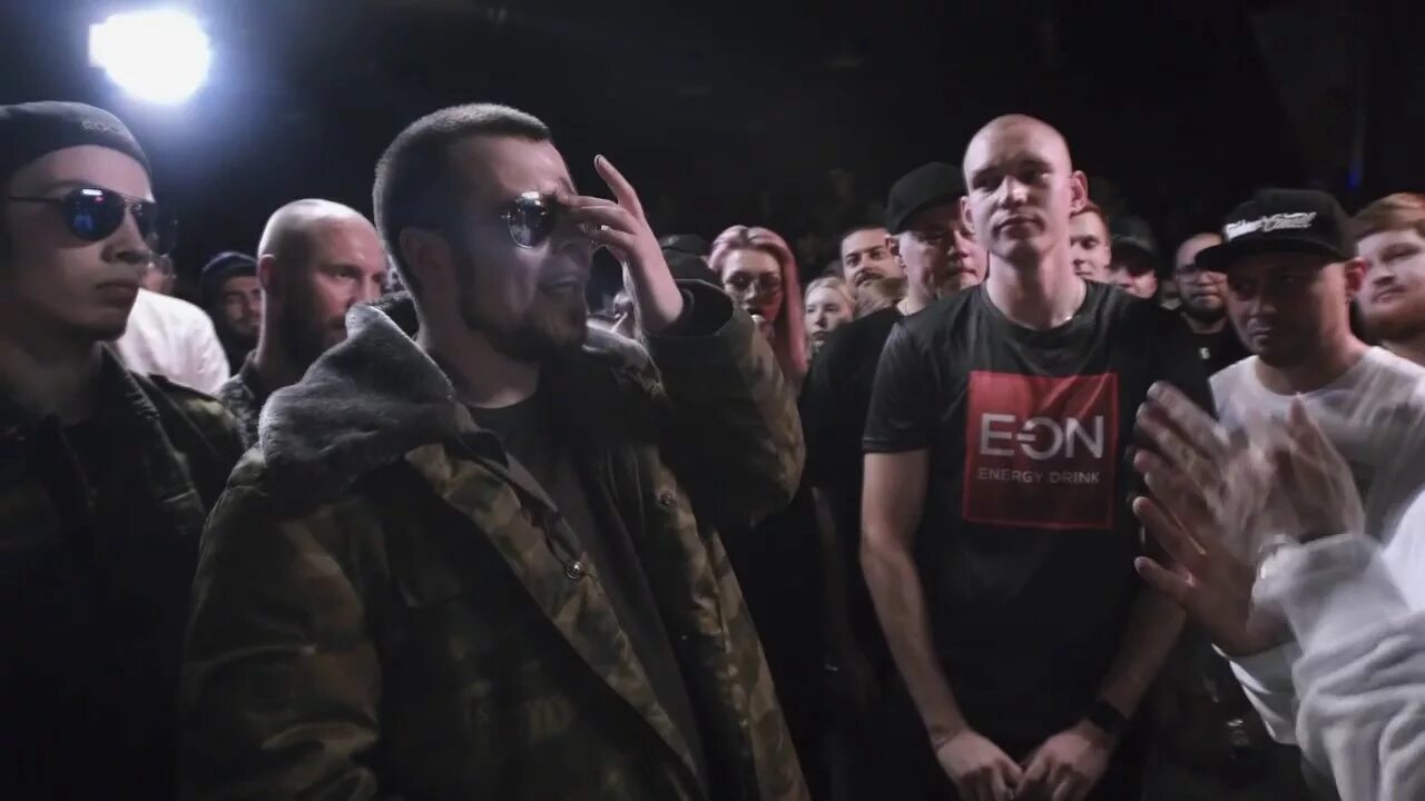 Грязный рамирес батл. Плен версус. Раунд версус. Ресторатор версус батл. Версус батл судьи.