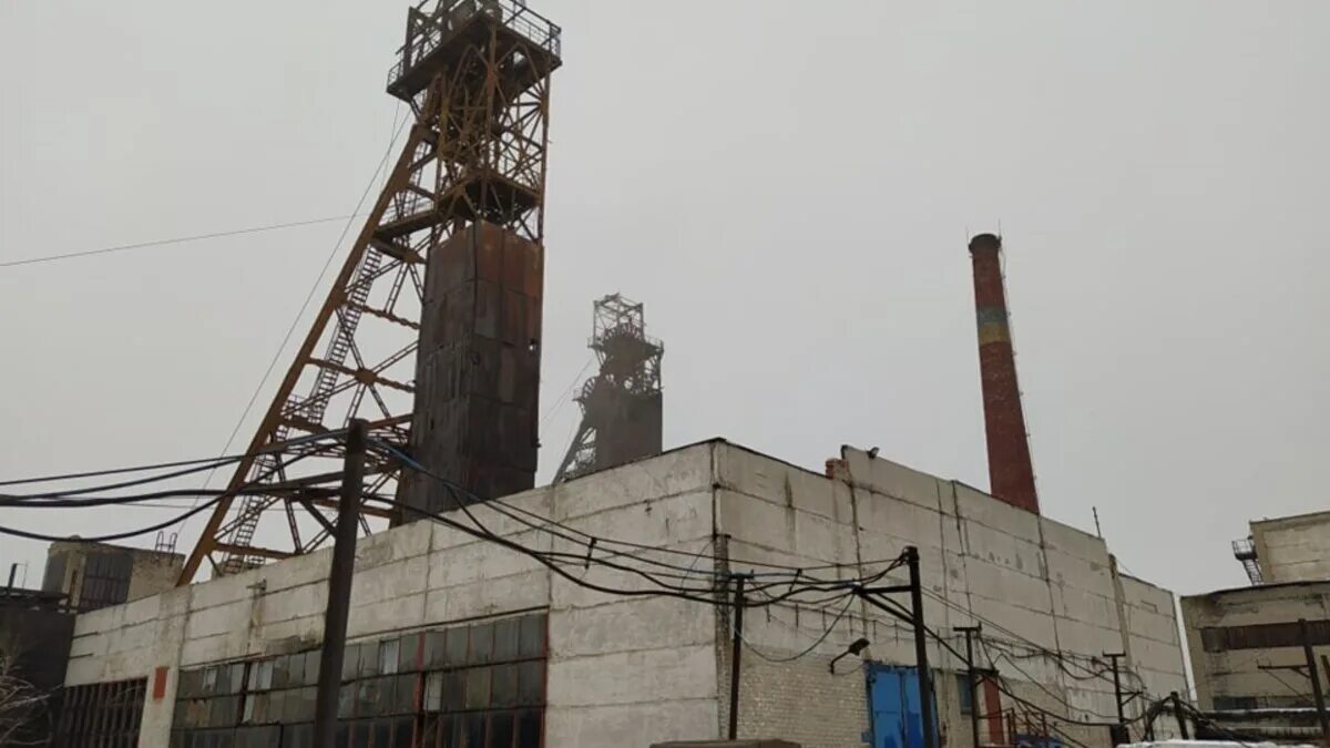 Новости шахты караганды. Караганда шахта костенко аэс парикмахерской. Караганда шахта арселор миттал темиртау. Шахта саранская караганда. Лава в шахте.