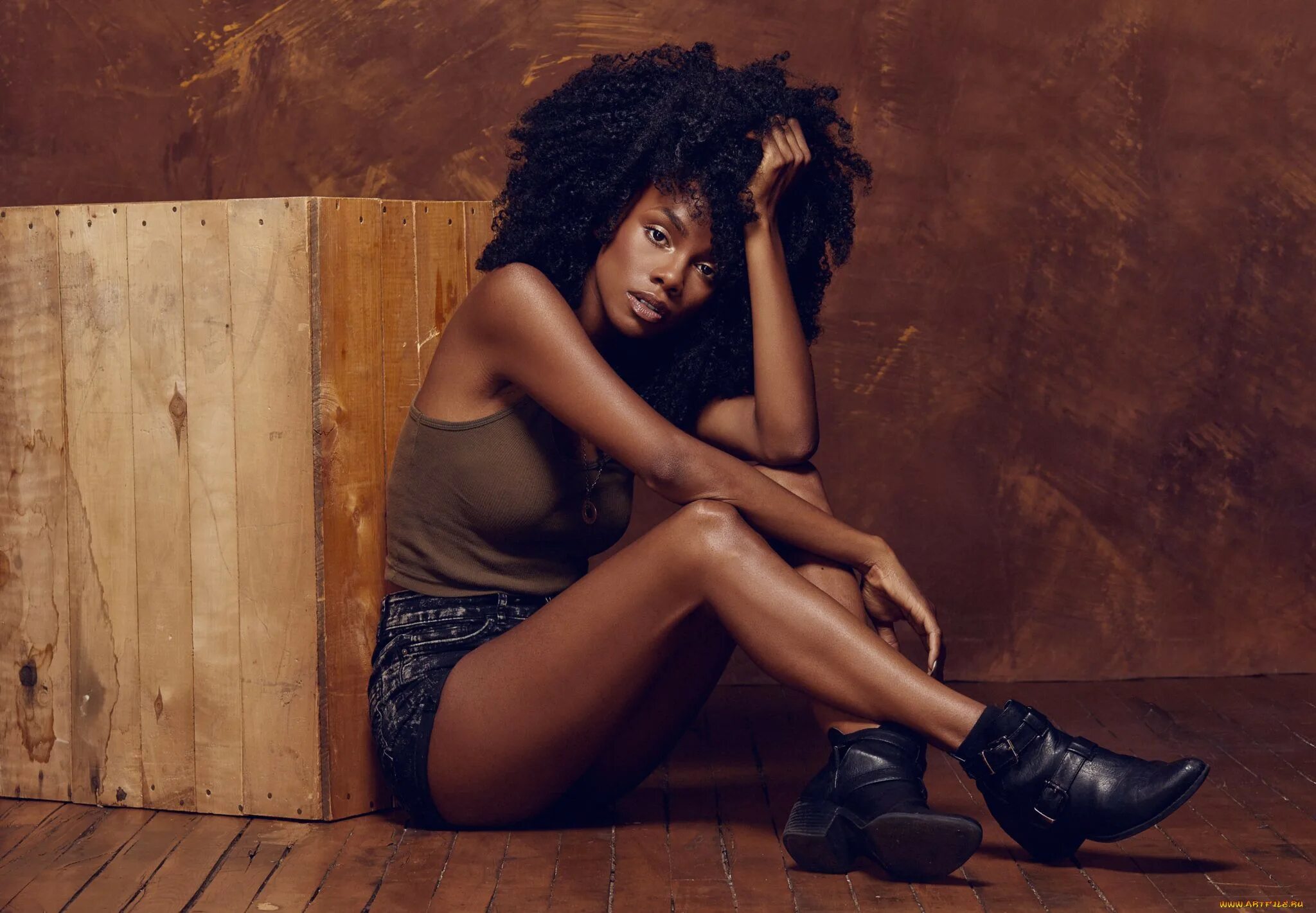 Агбани дарего 2001. Красивые темнокожие девушки. Иованна вентура (yovanna ventura). Красивые афроамериканки. Мулатку на столе.