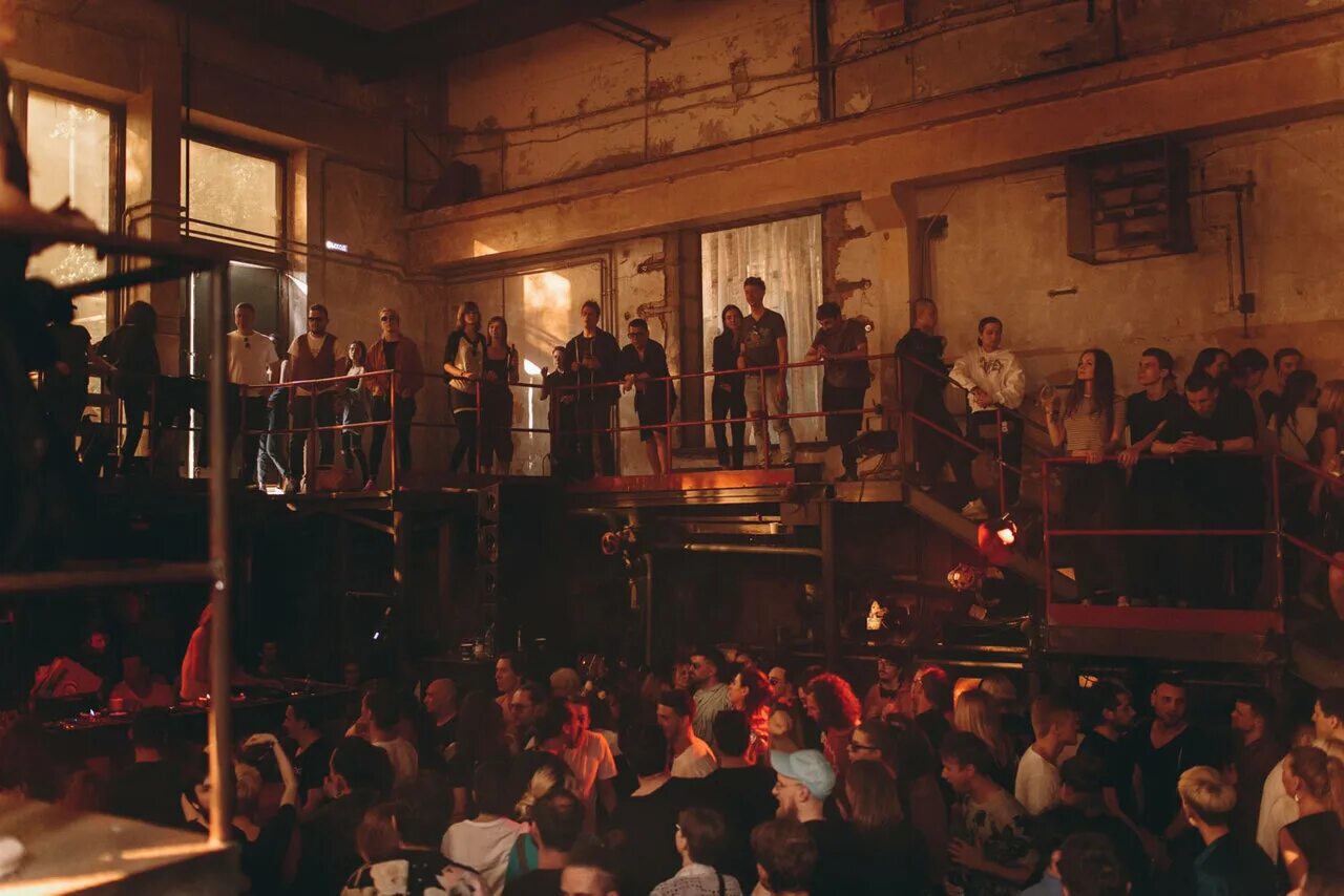 мутабор москва. мутабор клуб москва. телеклуб танцевальный партер. шарикоподшипниковская улица мутабор. ночной клуб arma 17 москва.