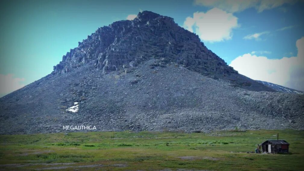 Гора еркусей (шаман-гора). Гора еркусей (шаман-гора). Гора шаманка хабаровский край. Республика коми гора еркусей. Республика коми гора еркусей.