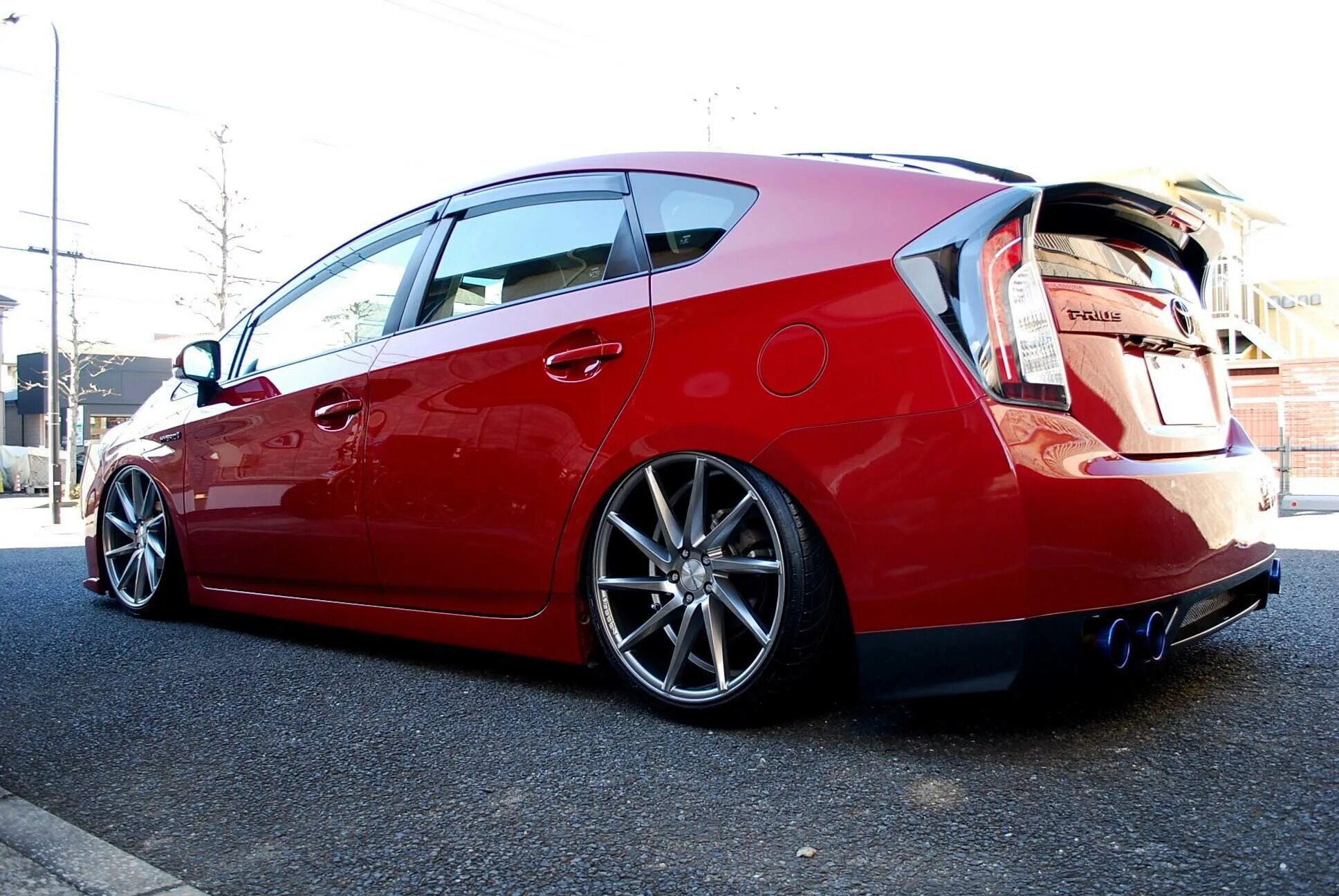 Диски prius. Prius 30 r18. приус 30 vossen. toyota prius vossen. диски тойота приус 30.
