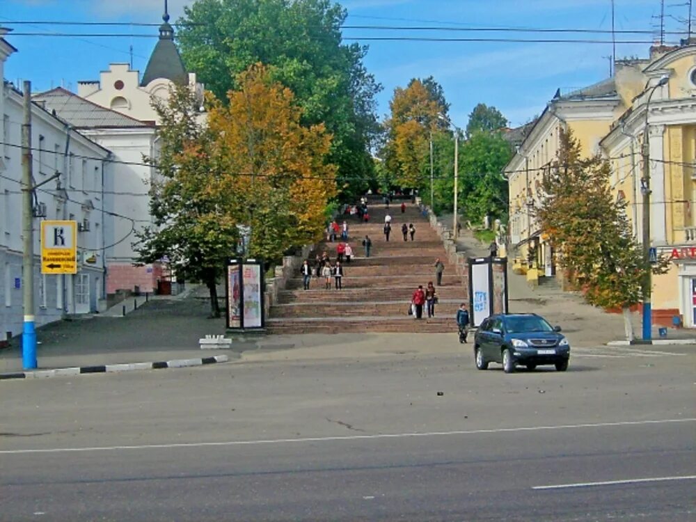 Брянск ул ленина. Лестница бульвар Гагарина Брянск. Брянск улицы города. Брянск центр. Лестница на набережной Брянск.