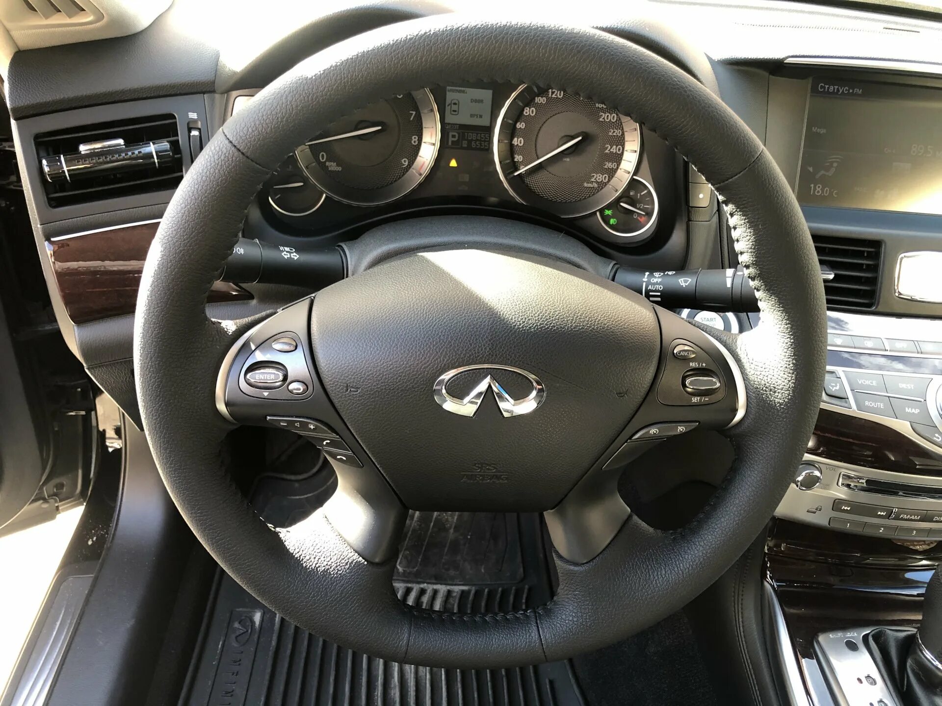 Infinity руль. Анатомический руль инфинити qx70. Инфинити fx35 руль. Руль infiniti fx37. Руль infiniti q70.
