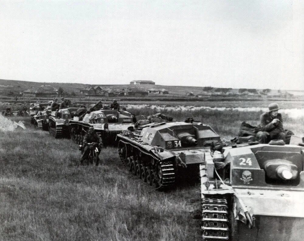 Танковый отряд. Танки вермахта 1941-1945. Танки вермахта 1941-1945 фото. Танки вермахта 1941. Колонна немецких танков 1941.