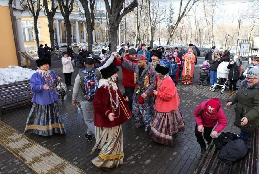 Масленица в люблино. Масленица в усадьбе Люблино. Масленица в Коломенском. Фестиваль Масленица в Москве. Коломенское в Москве Масленица.