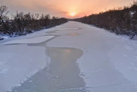 Замершая река